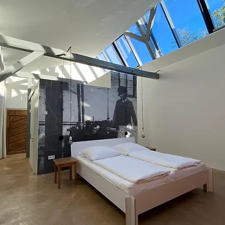 Xl-apartment 1889
